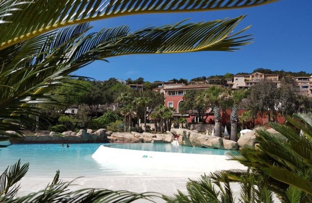 T2 45M² GULF OF ST TROPEZnTERRACE SEA VIEW AIR CONDITIONING WIFI SWIMMING POOLS