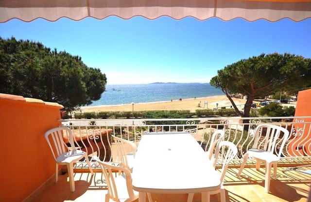 T3 * APARTMENT 10m from the BEACH with SEA VIEW & HEATED POOL (8)
