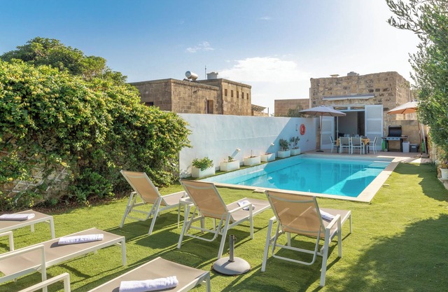 Ta'Patee Pool Farmhouse in Gozo, Kercem Gozo, Malta