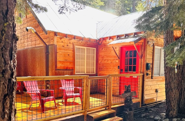 Tahoe Cabin 1 mile from lake. Great for family or couples!