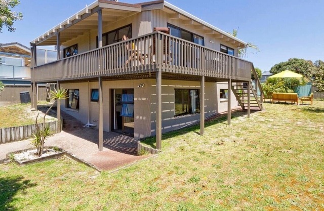 Takatu View - Omaha Holiday Home