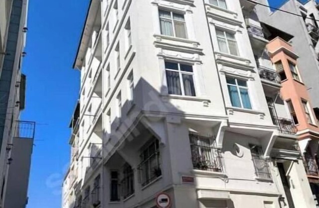 TAKSiM Royal Suit 4 ROOM in Taksim and NO STAiRS