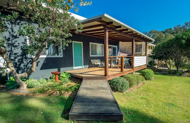 Tallowood beachfront cottage