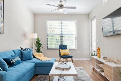 Tampa Tropical-10 Min to Airport