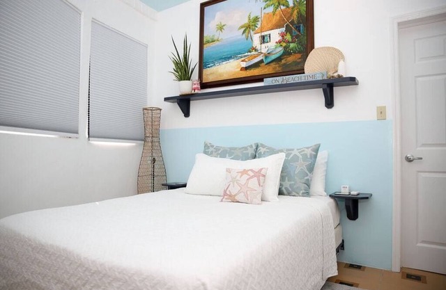 Tangerine Sunsets Castaway, Tangerine Sunsets Castaway