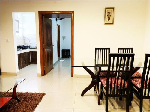 Tanour lux service apartment