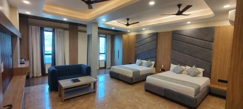 Tanwar Hotel & Restro