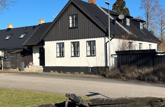 Tasteful 1870s house in the old part of the fishing village Skillinge