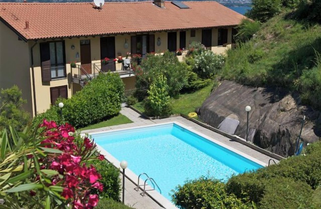 Tastefully furnished 1-bedroom apartment in a nice residence with swimming pool