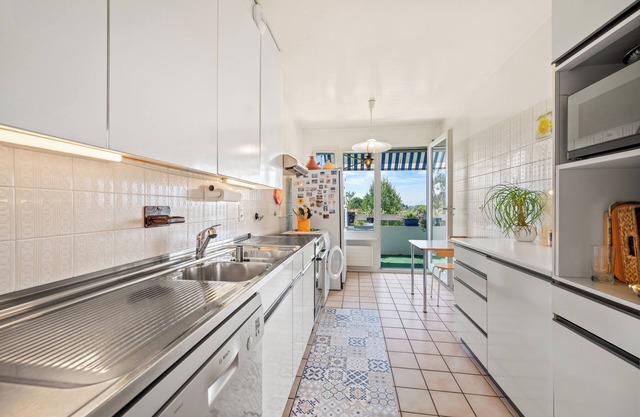 Taverney | Spacious, bright apartment (Geneva)