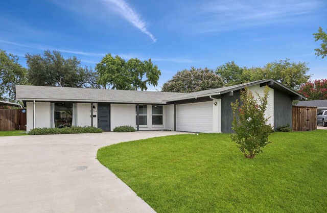 TCH -Comfy 4bd/2ba home in Dallas with Workspace