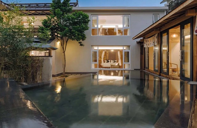 Tengchong Hot Spring Family Resort