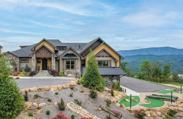 Tennessee Whiskey, Indoor Pool, Amazing Views, Theater Room, 5 Star Luxury!