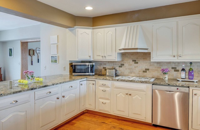 Tennis Court & Deck: Pet-friendly Charles City Gem