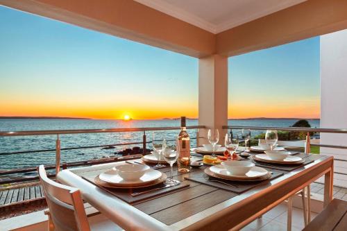 Tenos On Calypso 12 by Host Agents