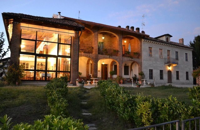 TENUTA MONVILLONE COUNTRY HOUSE & RESTAURANT
