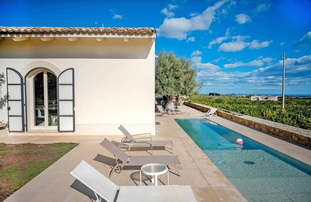 Tenuta Olearum - Luxury villa with pool near Noto in Sicily