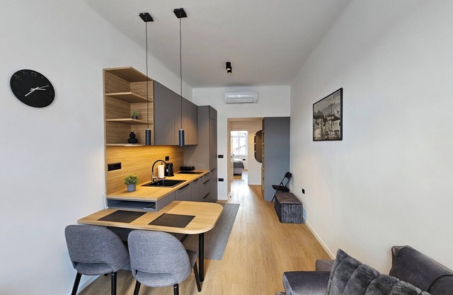 Teo Tour AS/Cozy 1-bedroom apartment with free WiFi, AC in charming Ljubljana