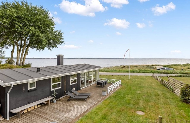 "Teodosija" - 20m from the sea by Interhome