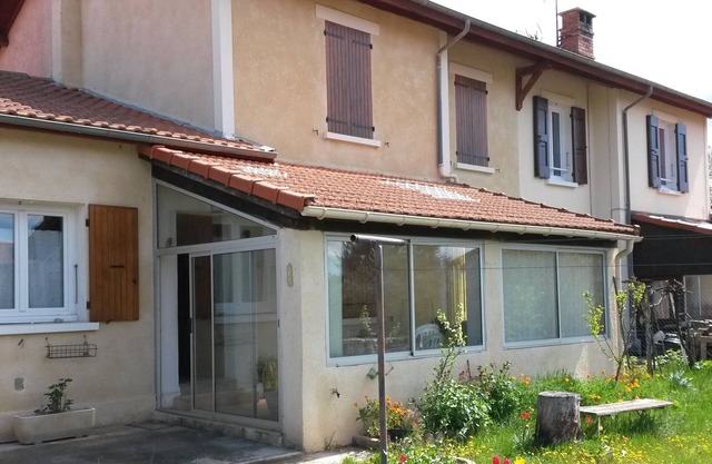 Terraced house of 75 m2 garden with trees and private 350m²