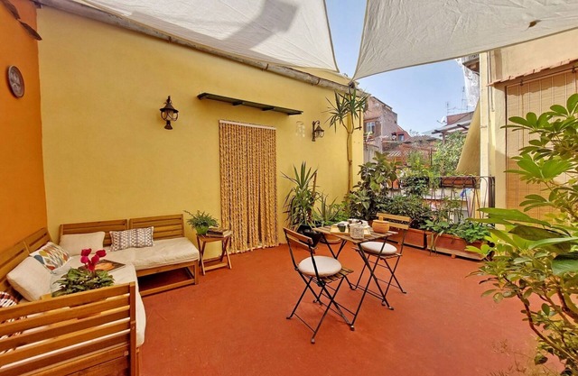 Terrace Charming 3-bedroom apartment with WiFi, AC in Campo dei Fiori in Rome