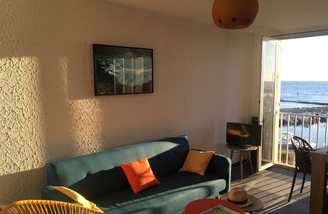 Terrace duplex directly on the beach