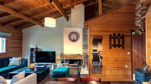 TETOS Wooden House