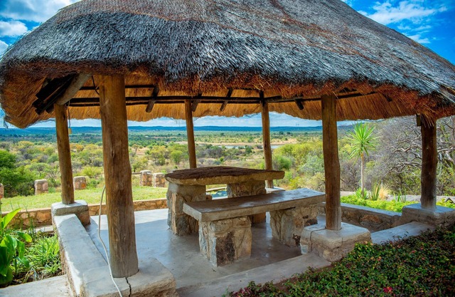 Thakgalo Honeymoon Suite - 2211