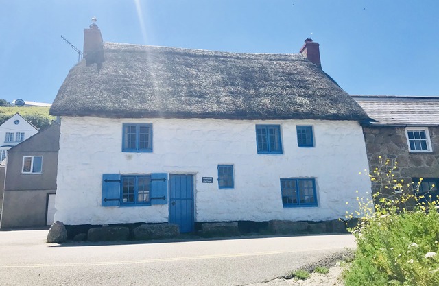 Thatched Cottage With Sea Views Situated Just Yards From The Beach