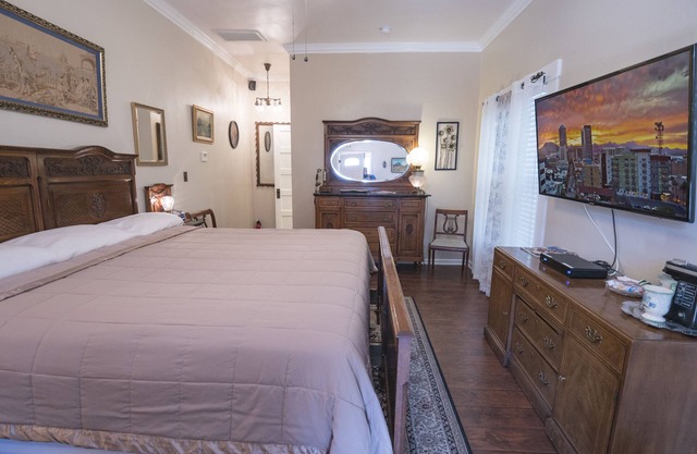 The 4th Ave Room Located in Downtown Tucson