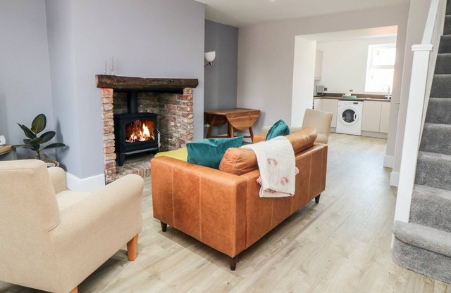 THE ANNEX AT THE PACK HORSE, pet friendly in Hutton Cranswick