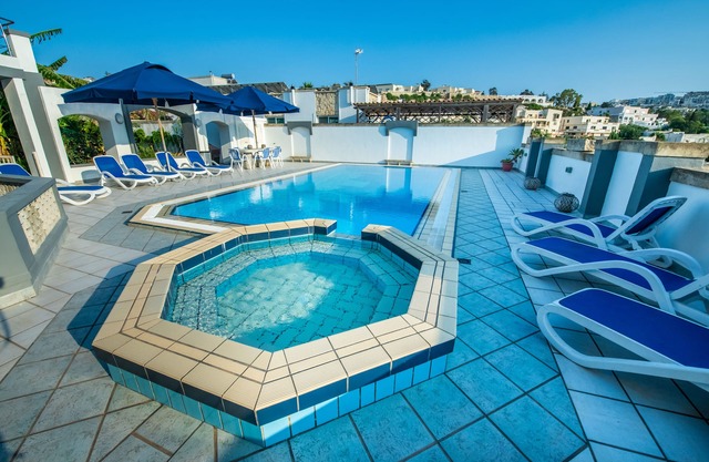 The apartments La Mediteranea Villa Apartments Garden Flat