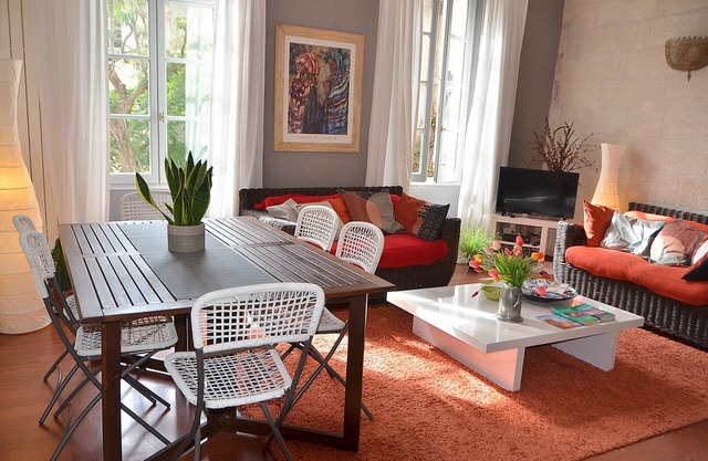 The appt is located in the heart of downtown, 5 minutes from Avignon