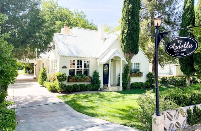 The Ardella Cottage - Charming escape near Zion National Park