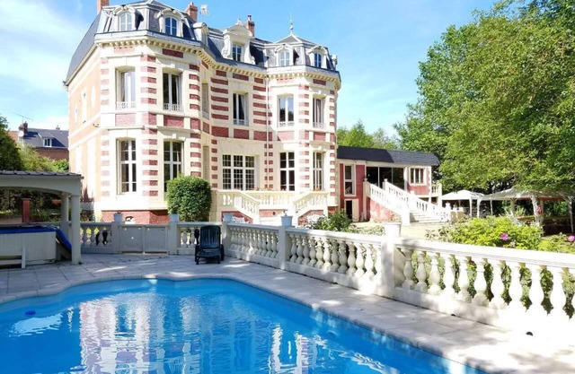 The artistic castle