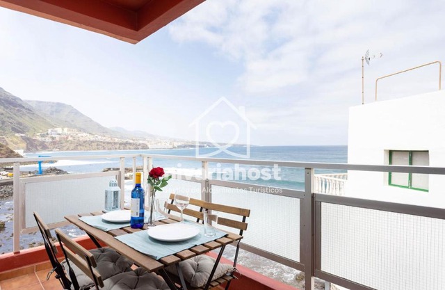 The Atlantic Punta del Hidalgo, by Nivariahost