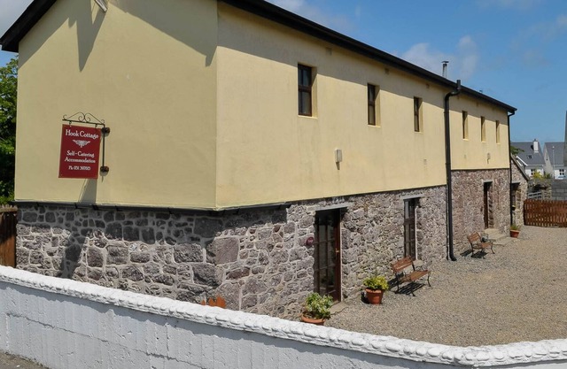 THE BARN, pet friendly in Fethard-On-Sea, County Wexford