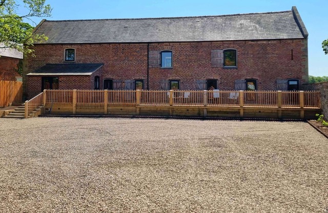 The Barn - sleeps 12 guests in 6 bedrooms