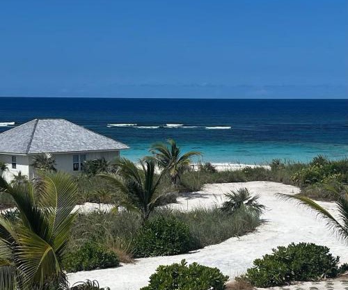 The Beach Bungalow - One home