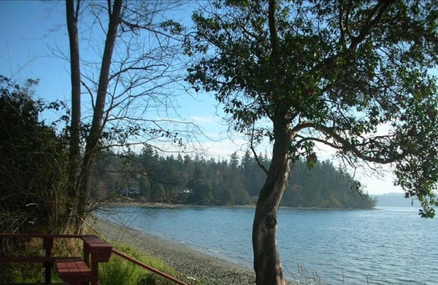 The Beach Cabin on Northeast Geoduck Cove Lane