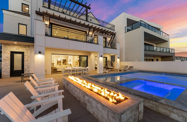 The Beach Front 2.0: Private Pool, Lagoon + Beaches