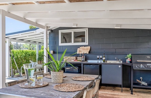 The Beach Hut - Vincentia