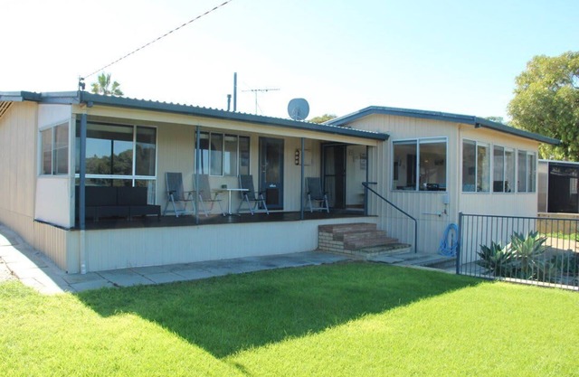 The Beach Shack - OCEAN VIEWS, CLOSE TO THE BEACH