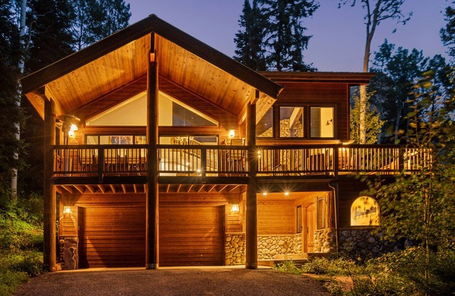 The beautiful creekside Quakie Cabin