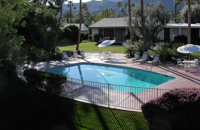 The Best of Sunrise Villas. Sun-Splashed & Pool Side. nn