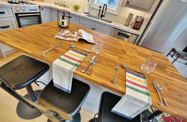 The Birdhouse - Beautiful One Bedrm Apartment in the heart of charming Creemore