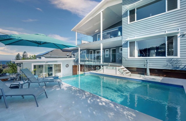 The Blue Whale, Kiama, South Coast