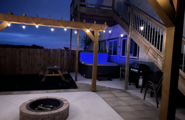 The Bourbon Barrel !NEW patio & firepit area!