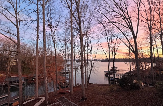 The Canoe House - Family/Elder Friendly 6 BE/4 BA - Clemson + Golf Outings