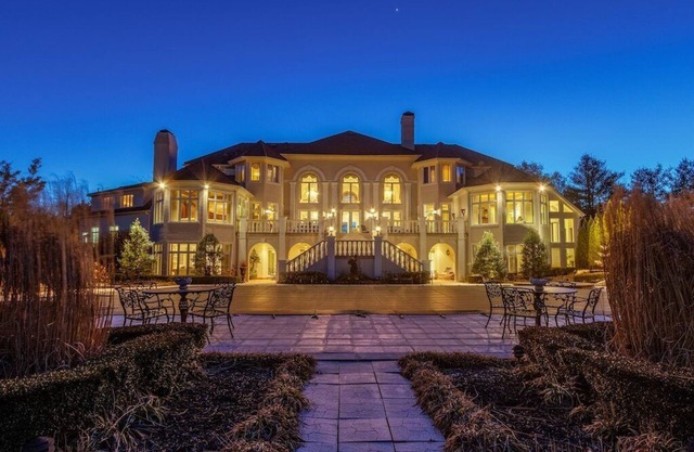 The Capital at Elkhorn Creek : Bourbon Country's Premiere Luxury Estate